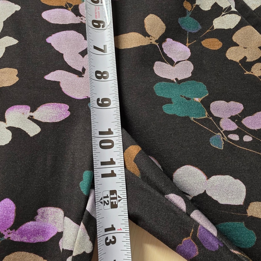 Chicos Brigit Slim Ankle Pants Womens 1 US 8 Black Purple Botanical Leaf Print - Picture 3 of 16
